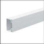  goulotte de câbles, également connue sous le nom de chemin de câbles ou conduit de câbles
PLINTHE 100x55