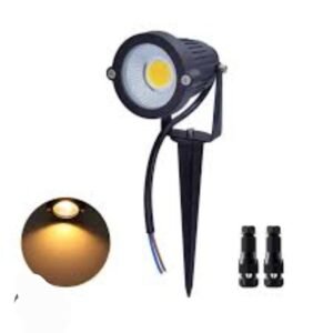 Spot jardin LED. Il est conçu pour être planté dans le sol
Spot lumineux LED jardin en forme de pic 3W, 12-110-220V