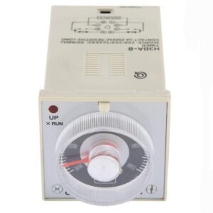 relais temporisé Omron modèle H3BA-8. C'est un appareil analogique utilisé dans les circuits de contrôle automatique