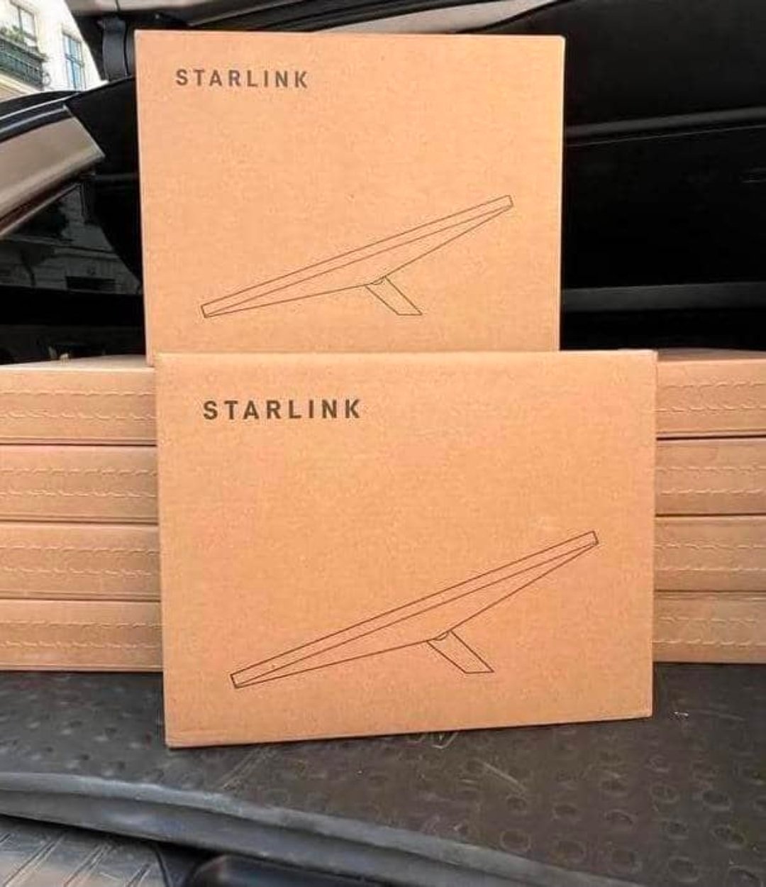 STARLINK STANDARD V4
Starlink Standard V4 est la toute dernière antenne parabolique résidentielle de SpaceX | Connexion haut débit avec des vitesses de téléchargement de 50 à 250 Mbit/s et une faible latence (20 à 60 ms) | Conception optimisée plus compacte et plus efficace | Installation facile avec assistance
