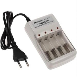 Chargeur Singway SW-W32 est conçu pour charger jusqu'à quatre piles AA ou AAA Ni-MH/Ni-CD simultanément