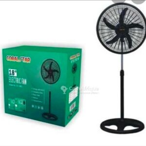 ventilateur sur pied Coralstar 18" (modèle CS-1802) est conçu pour offrir une ventilation puissante avec ses 5 pales et 3 vitesses réglables.